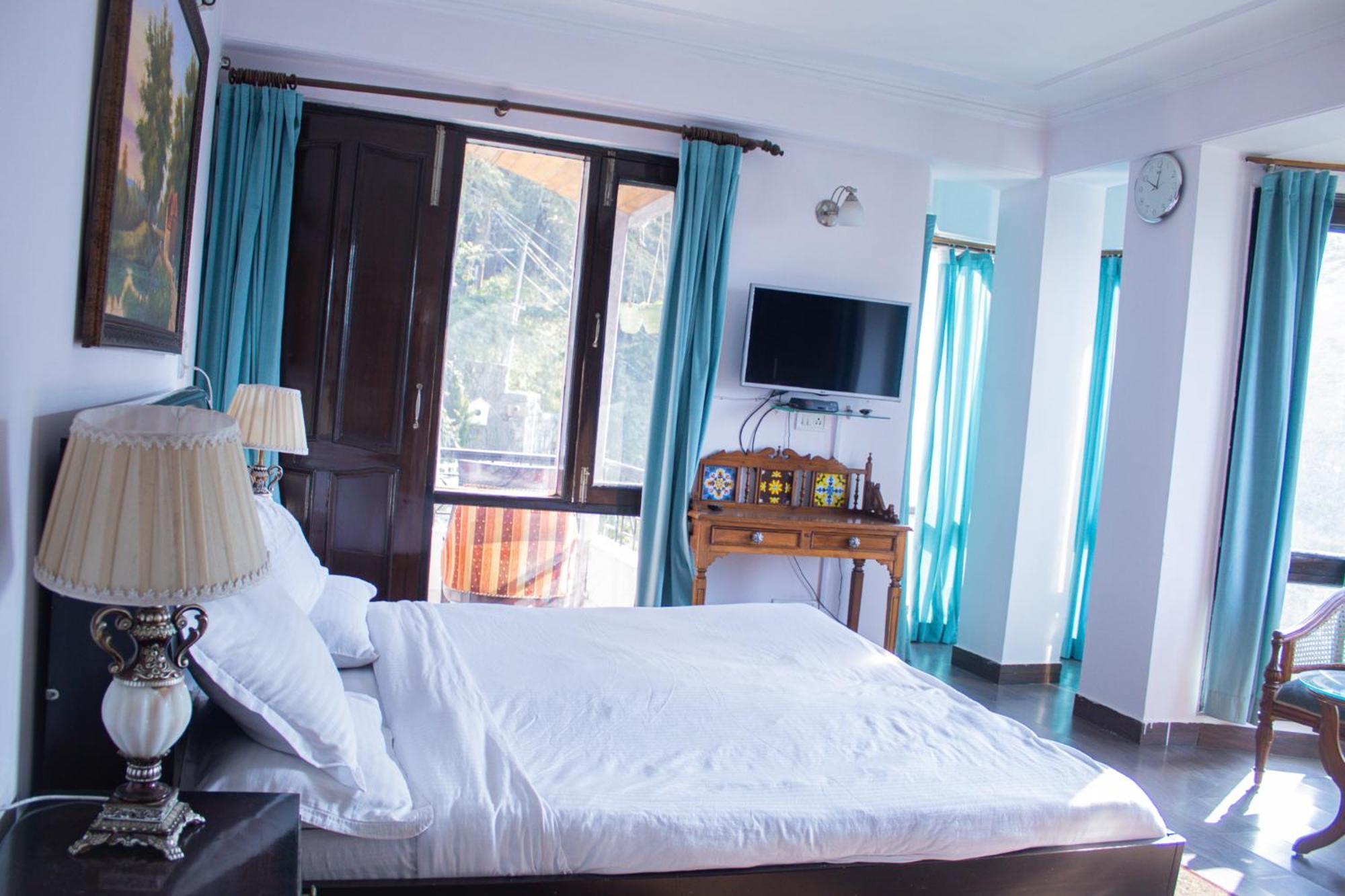 Whispering Pines Villa Shimla Eksteriør billede