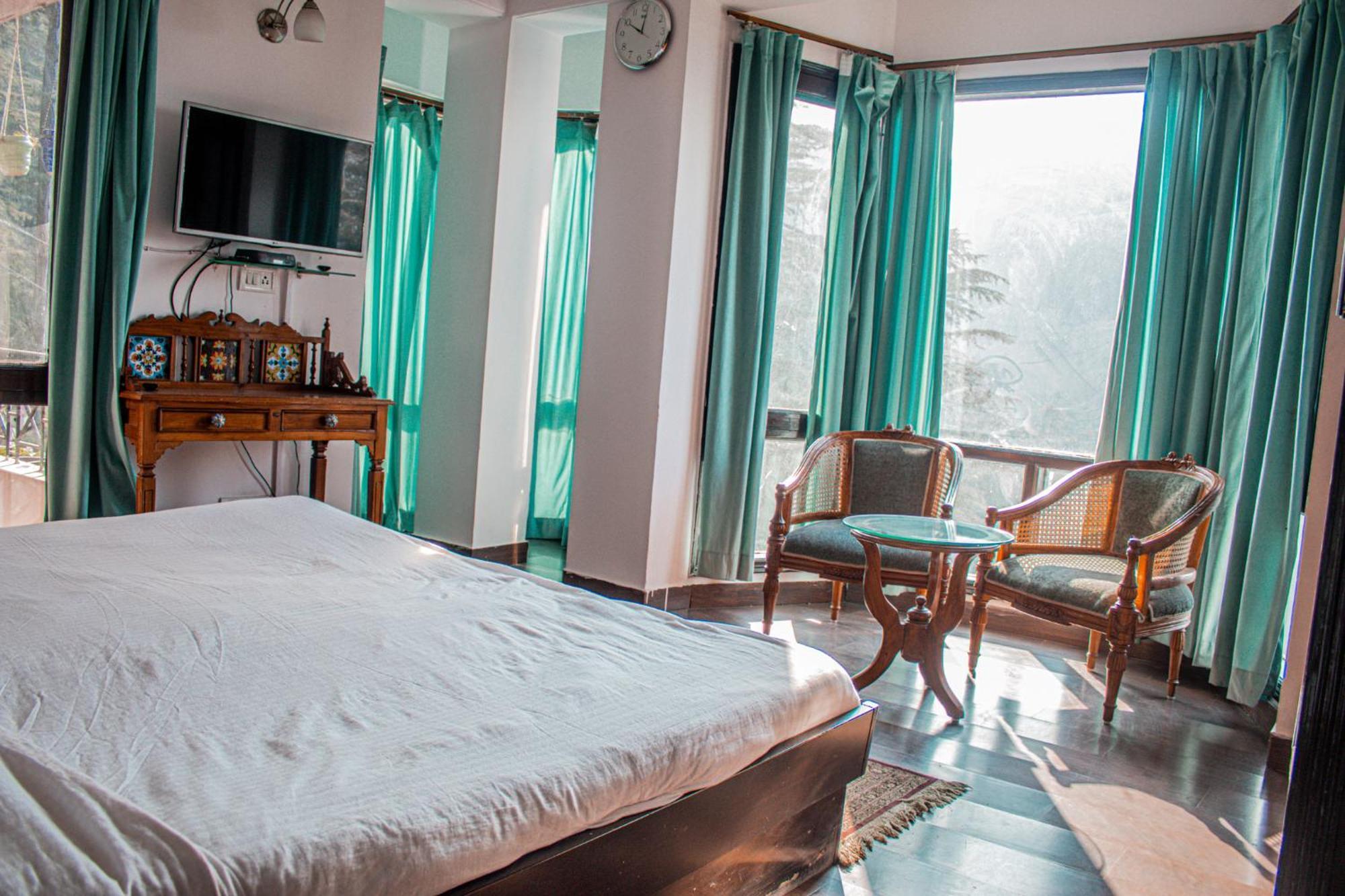 Whispering Pines Villa Shimla Eksteriør billede