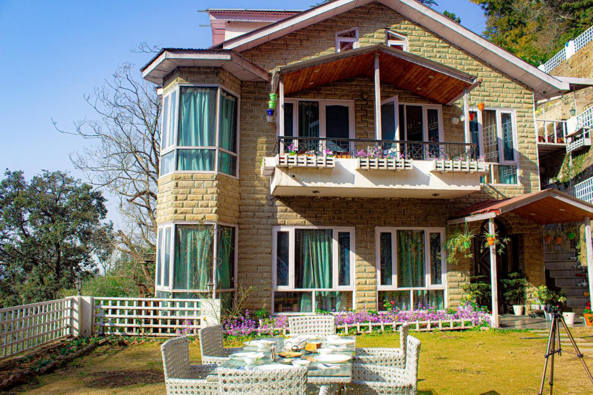 Whispering Pines Villa Shimla Eksteriør billede